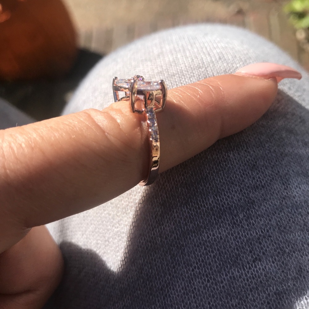 NWT 5 Star ⭐️ Rated Rose Gold Bow Ring - Picture 8 of 8